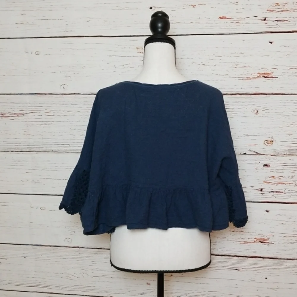 FREE PEOPLE // boho-chic textured fabric tie plunge wide sleeve top
